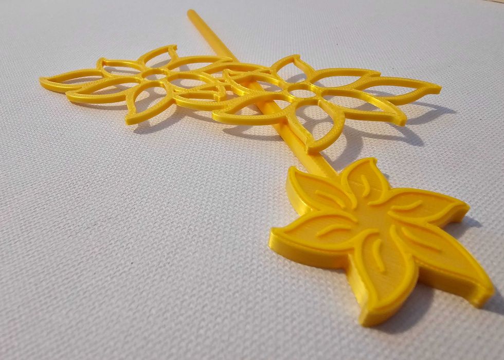 Clama de par cu design floral