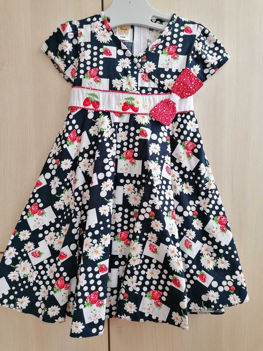 Vând rochiță pentru fetite