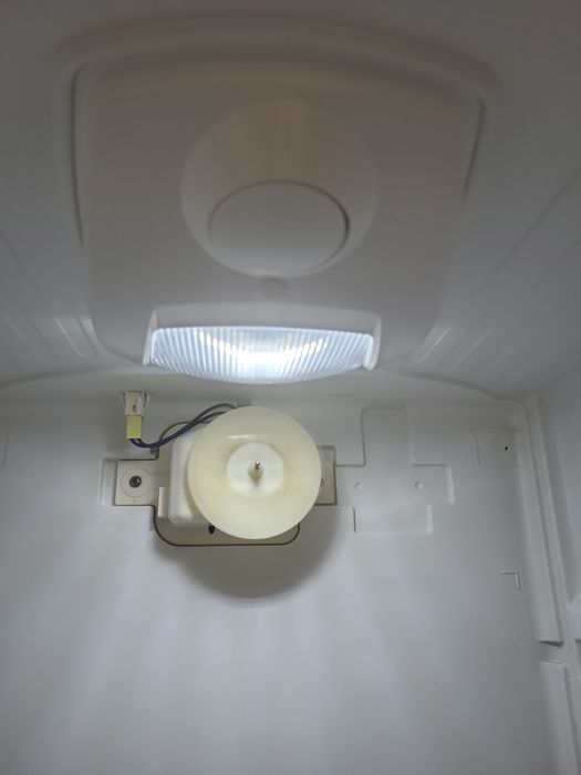 Defect Arctic AK60355NFE combina frigorifica frigider h 201cm, piese