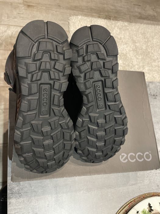 Vând ghete ECCO Exostrike