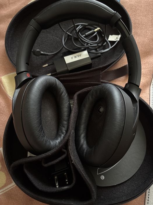 Căști Wireless Sony WH-1000XM4 Black – Pachet Complet, Stare Excelentă