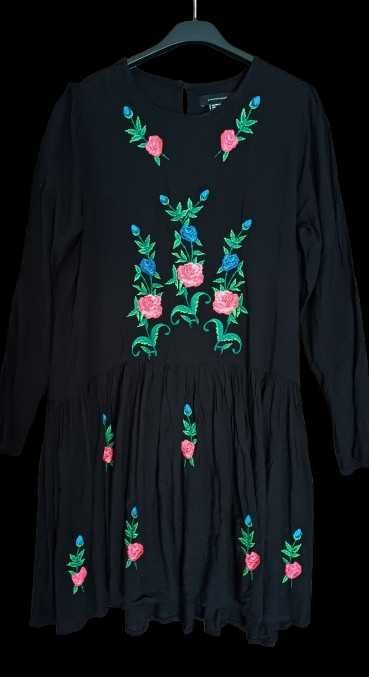 Рокля,бродирана ,стил Бохо,марка"Atmosphere ".