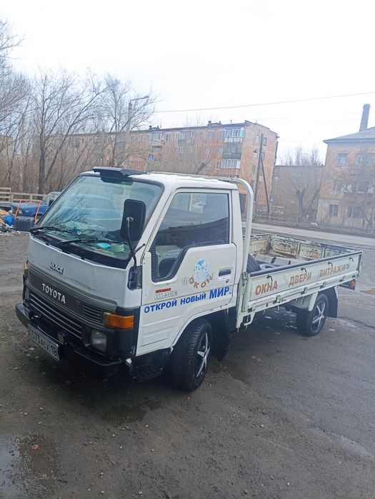 Продам  мини грузовик Toyota Hiace