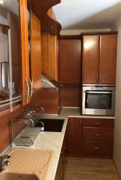 Дава се под наем Тристаен апартамент в София, Оборище - 100 кв.м за 612 € - Снимка #1
