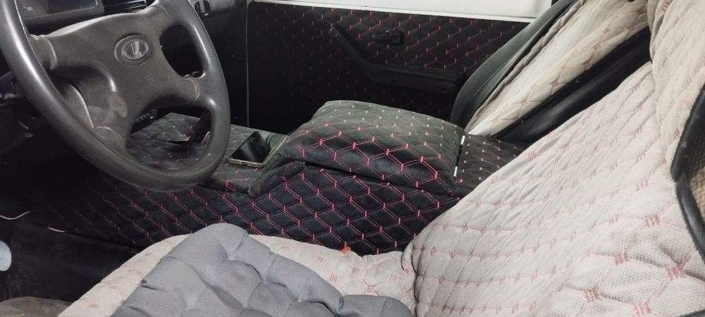 Продам ниву. 2002