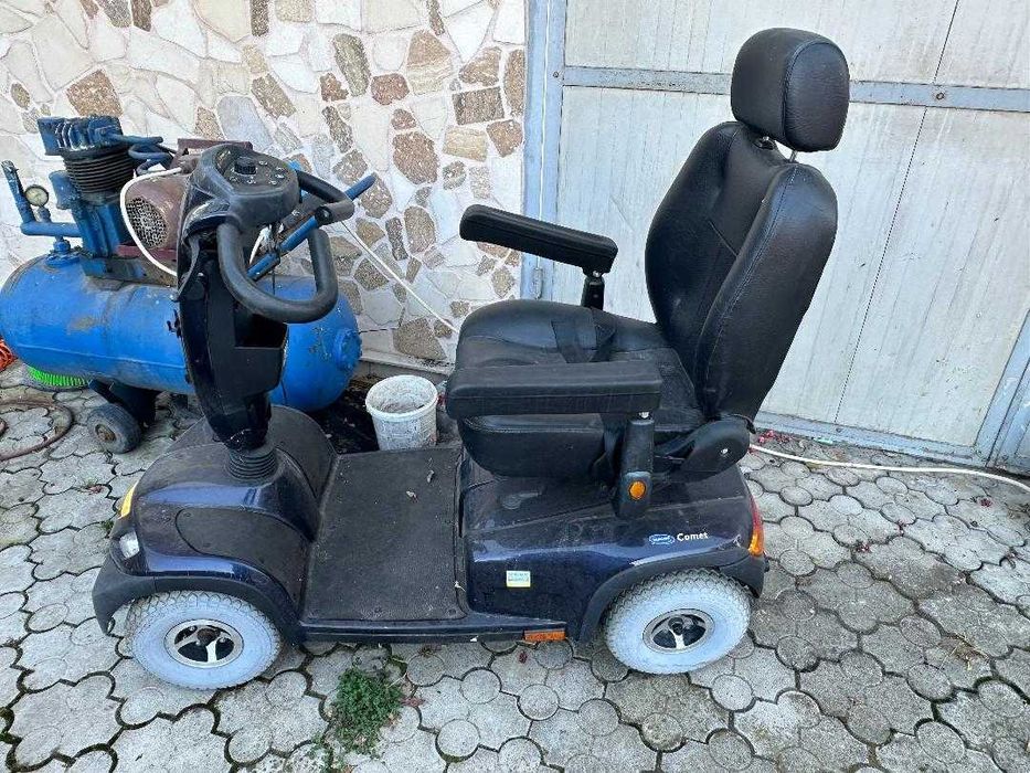 Vand carucior electric pentru persoane cu dizabilitati