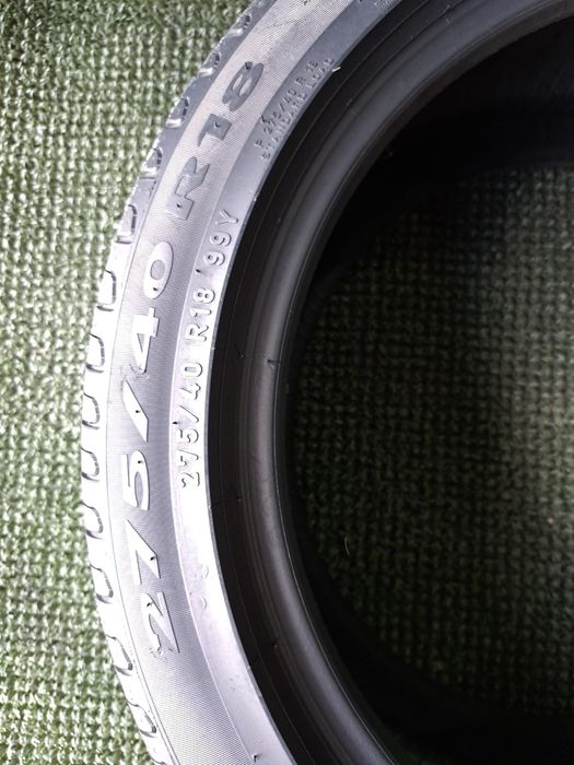 275 40 18 Pirelli