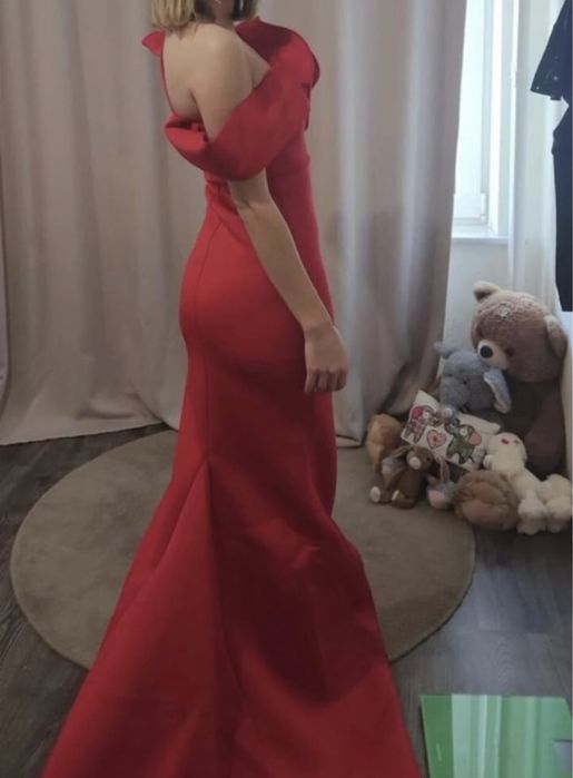 Rochie lunga rosie de ocazie