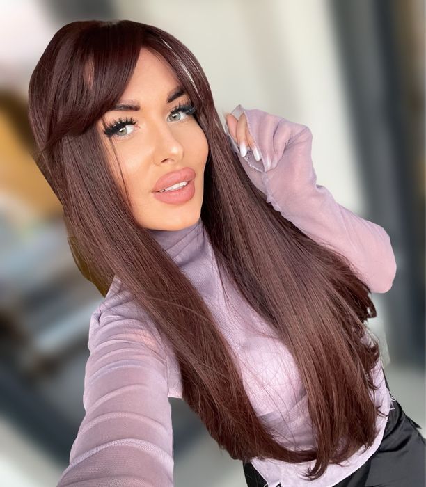 Peruca lunga , saten ciocolatiu , breton ajustabil