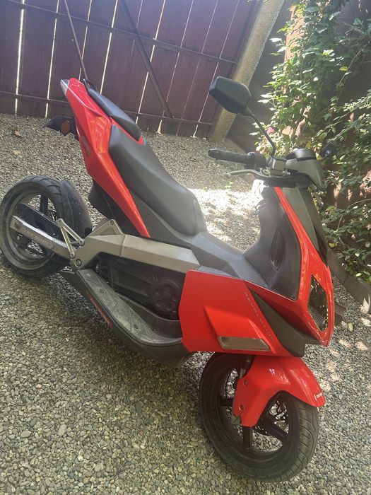 Vand /Schimb Scuter Derbi-Piaggio