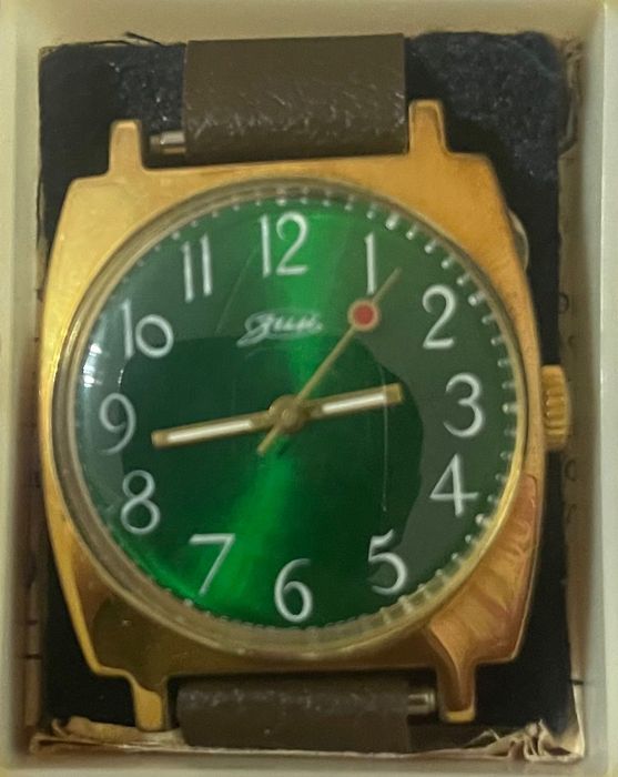 Часы Зим 1985 года