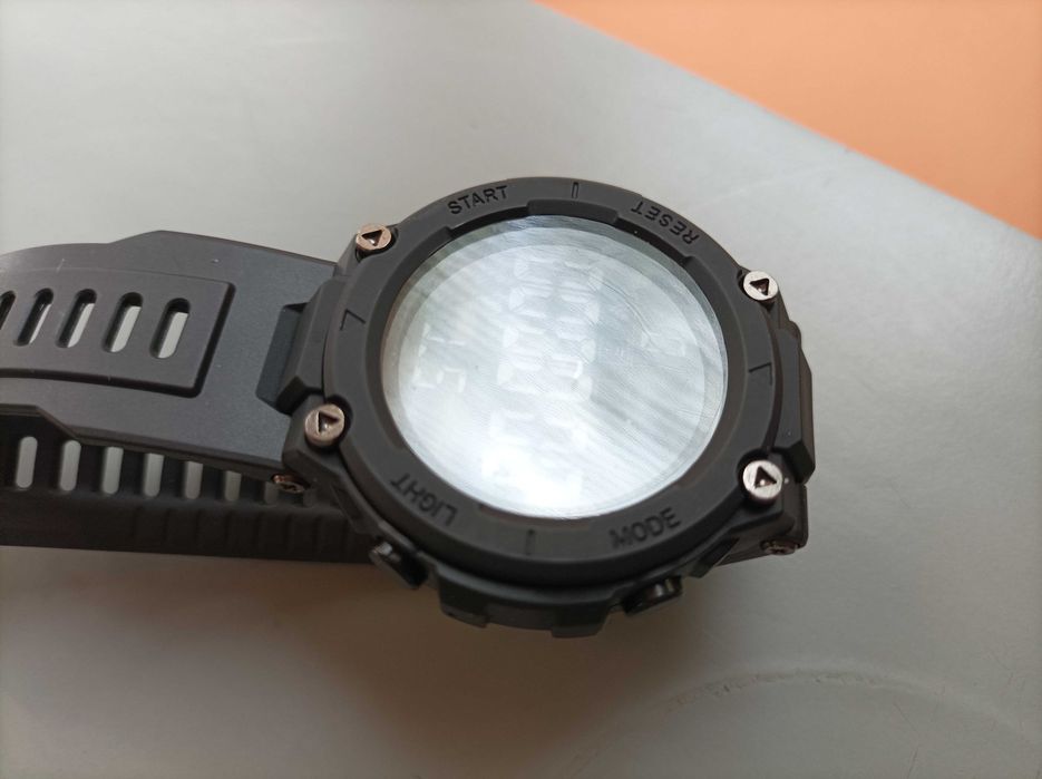 Чисто нов мъжки часовник