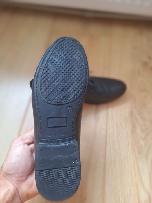 Абитуриентски костюм