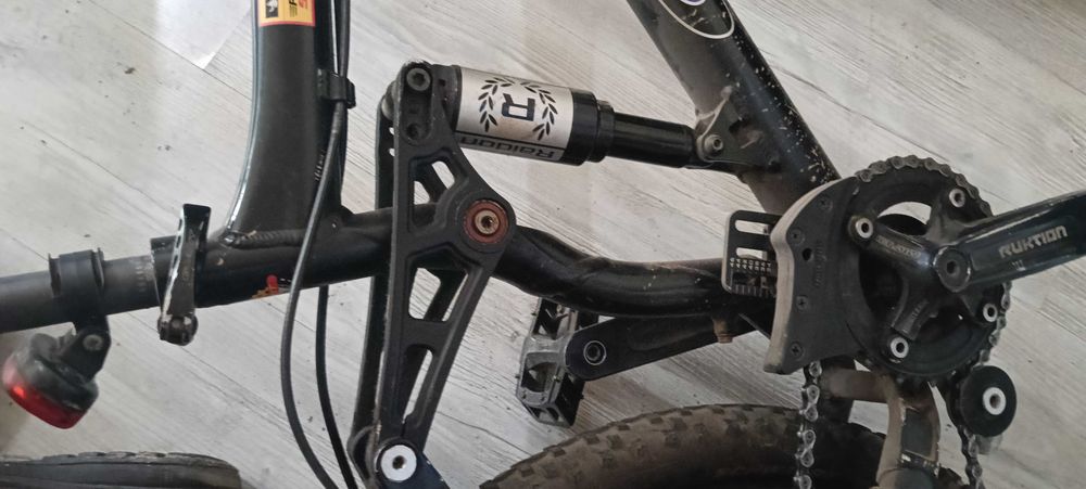 Giant de vânzare , negiciabil