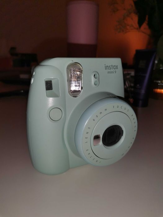 Aparat foto instant Fujifilm Mini 9 +Aparat foto de colectie Canon T80