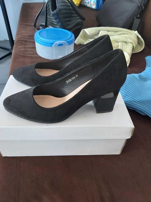 Официални обувки с ток