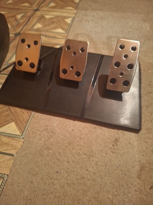 Volan cu pedale simulator myria garanție în 2 ani aproximativ este bun