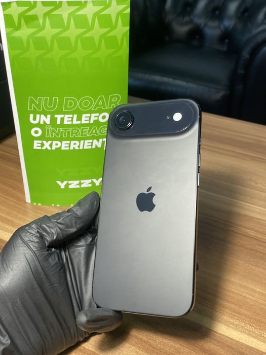 iPhone Air • 256 GB • Black