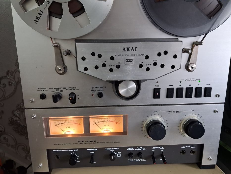 Катушечный машнтитофон Akai gx-266D