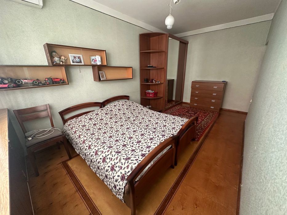 Продается 5-комнатная квартира, метро Ойбек