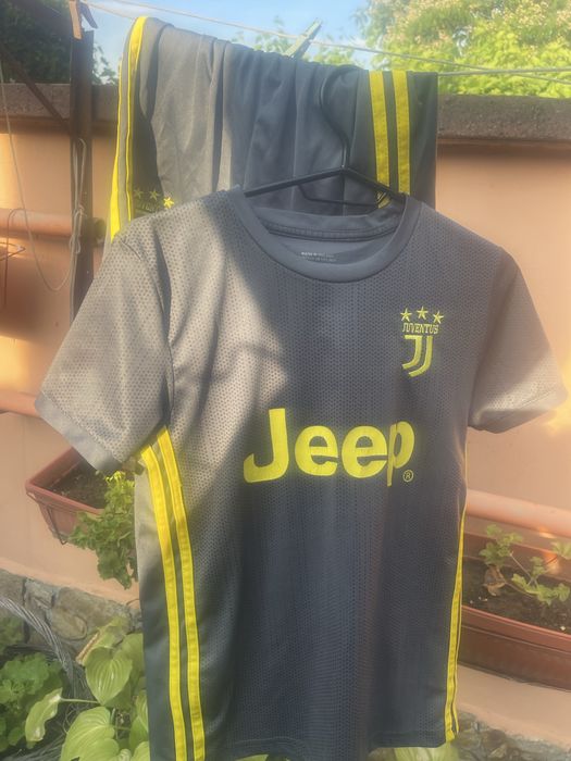 Детски футболни екипи