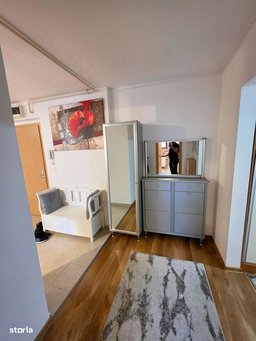 Inchiriez apartament cu 3 camere - 80 mp utili + 2 locuri de parcare