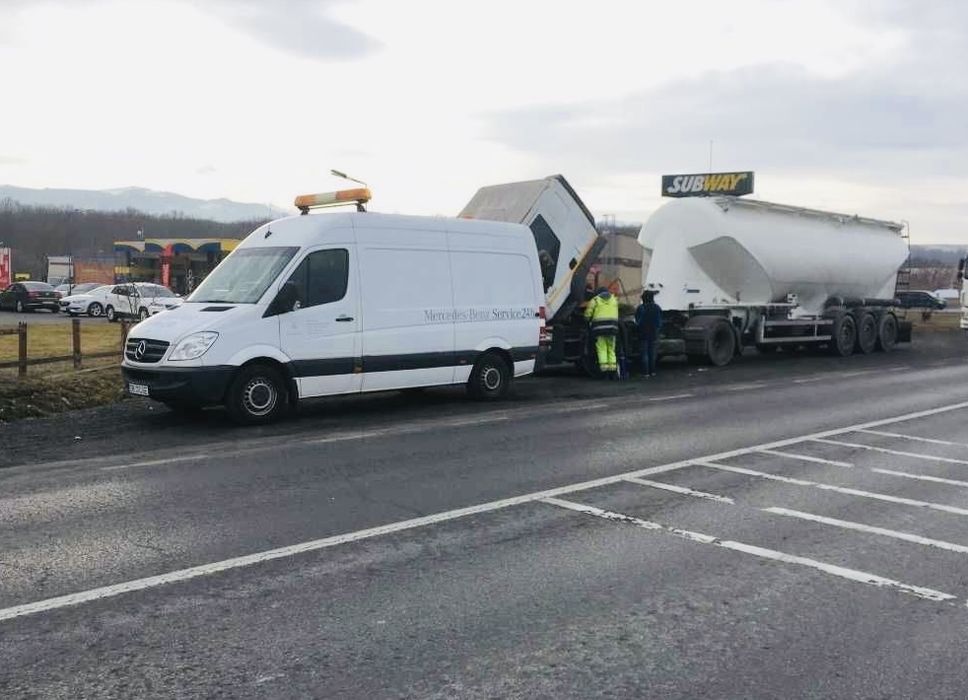 Tractari Auto Sibiu Ridicari auto cu macara Tractari camioane