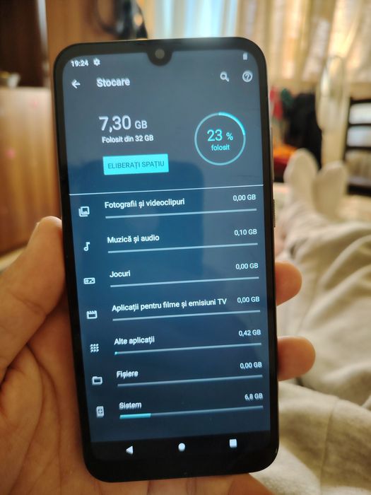 Vând Motorola e6i 32/2 ram