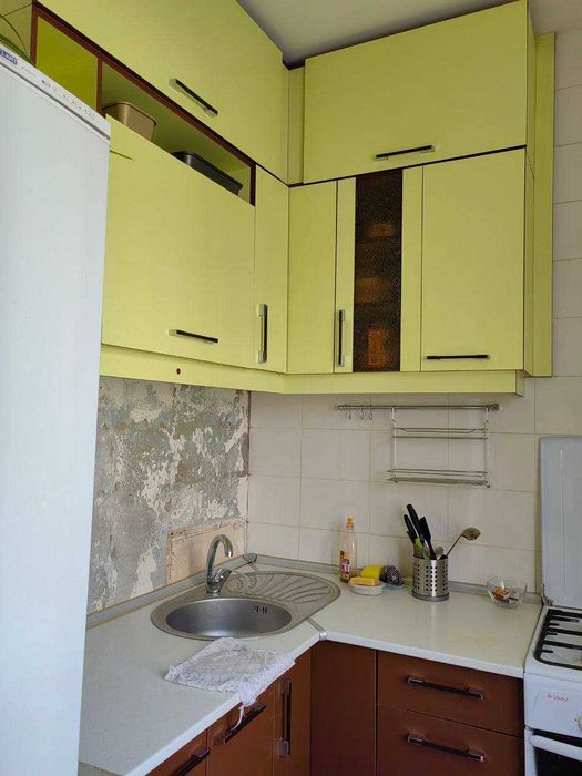 СРОЧНО !! Продаётся квартира в Яшнабаде 1/3/5 ( 40 кв/м ) Авиасозлар 2