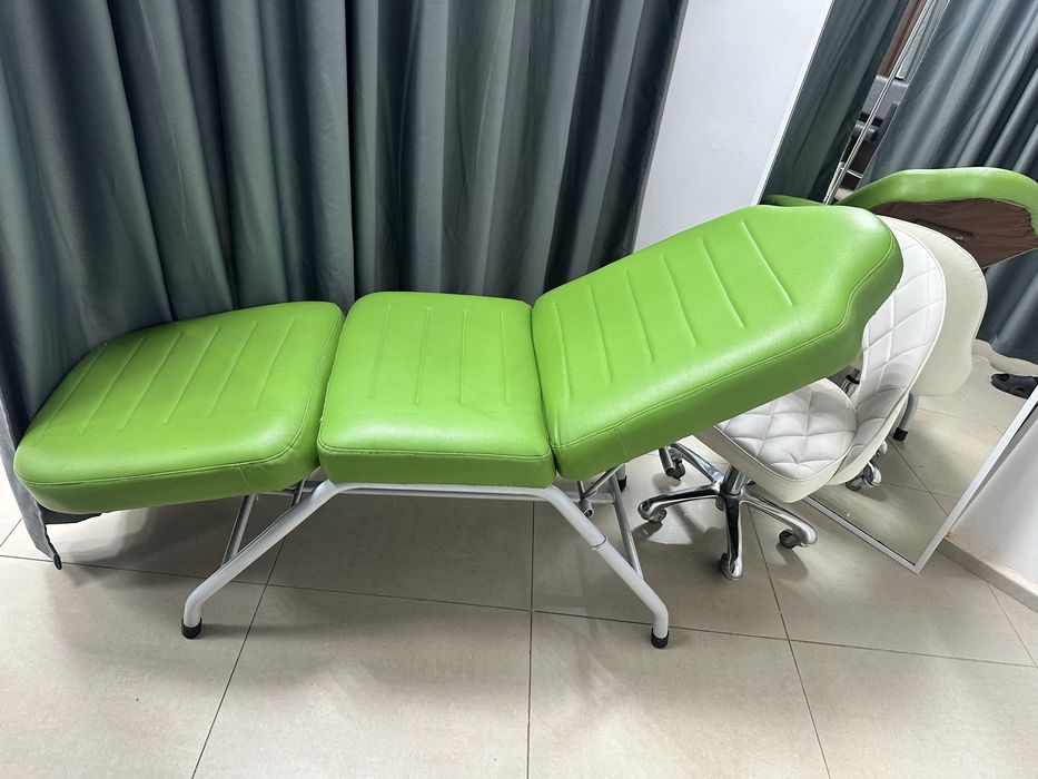 Кресло парихмакерская. Кушетка.