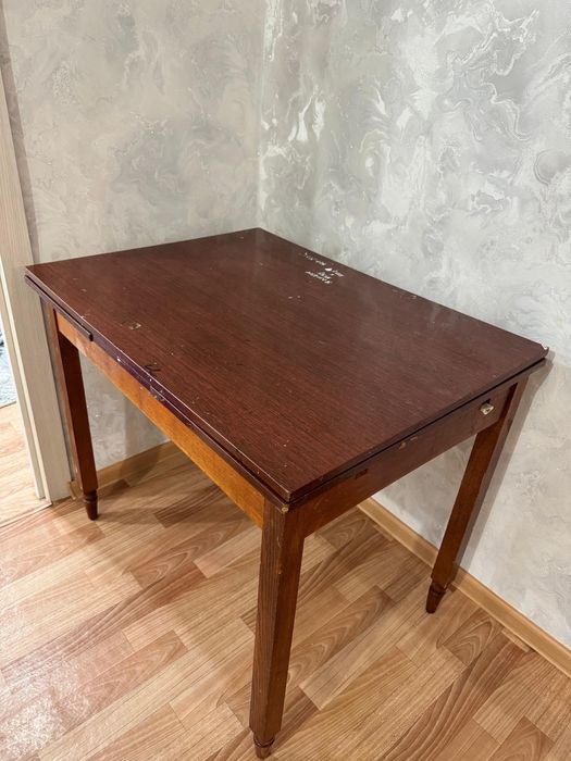 Продам стол б/у в хорошем состоянии,