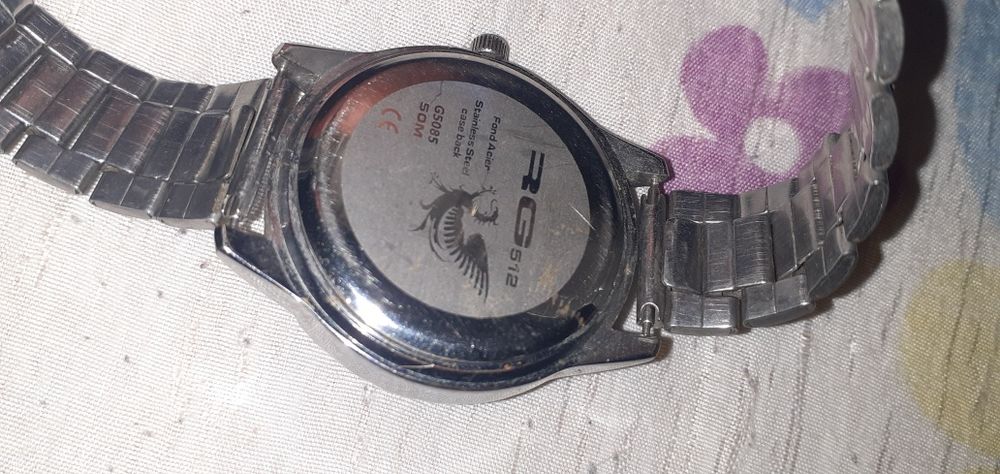 Продам часы наручные
