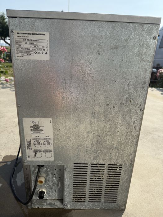 Професионален ледогенератор