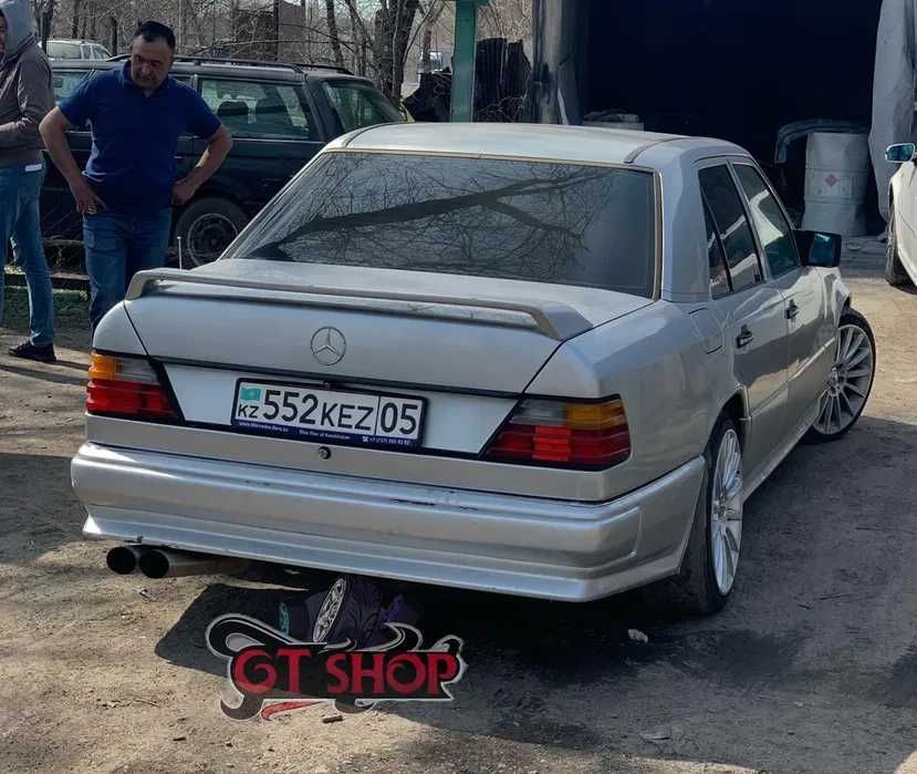 Спойлер на Mercedes-Benz W124