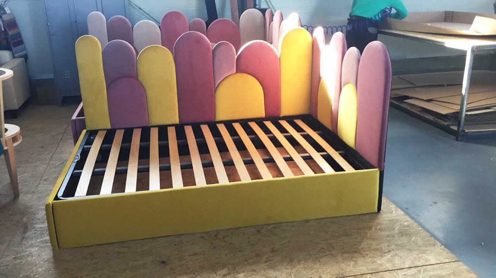 pat tapitat copii pe colt