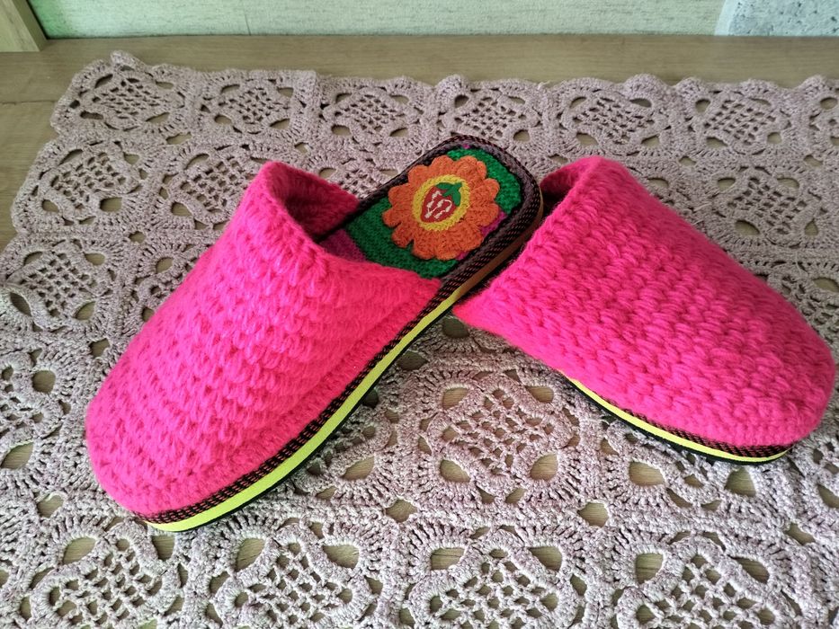Домашние тапочки, ручная работа.