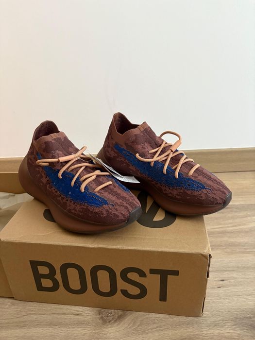 Yeezy Boost 380 noi in cutie, Marimea 42