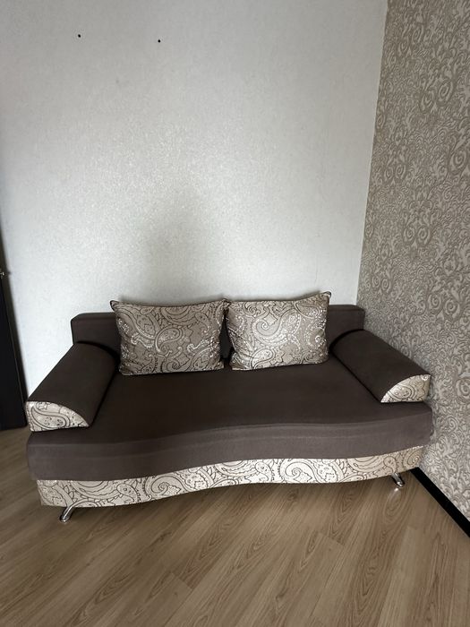 Продам срочно диван