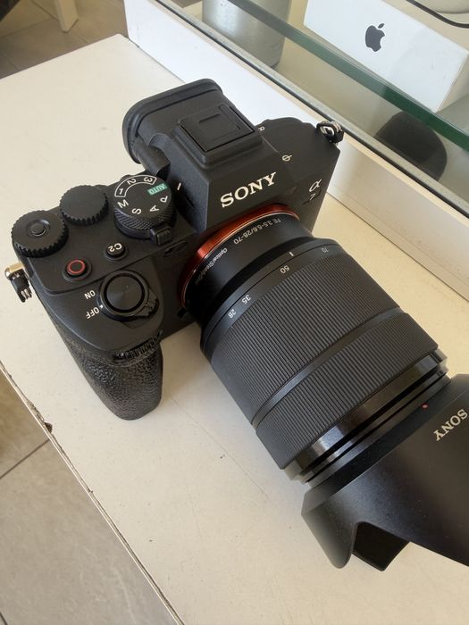 Sony a7-4 с обектив