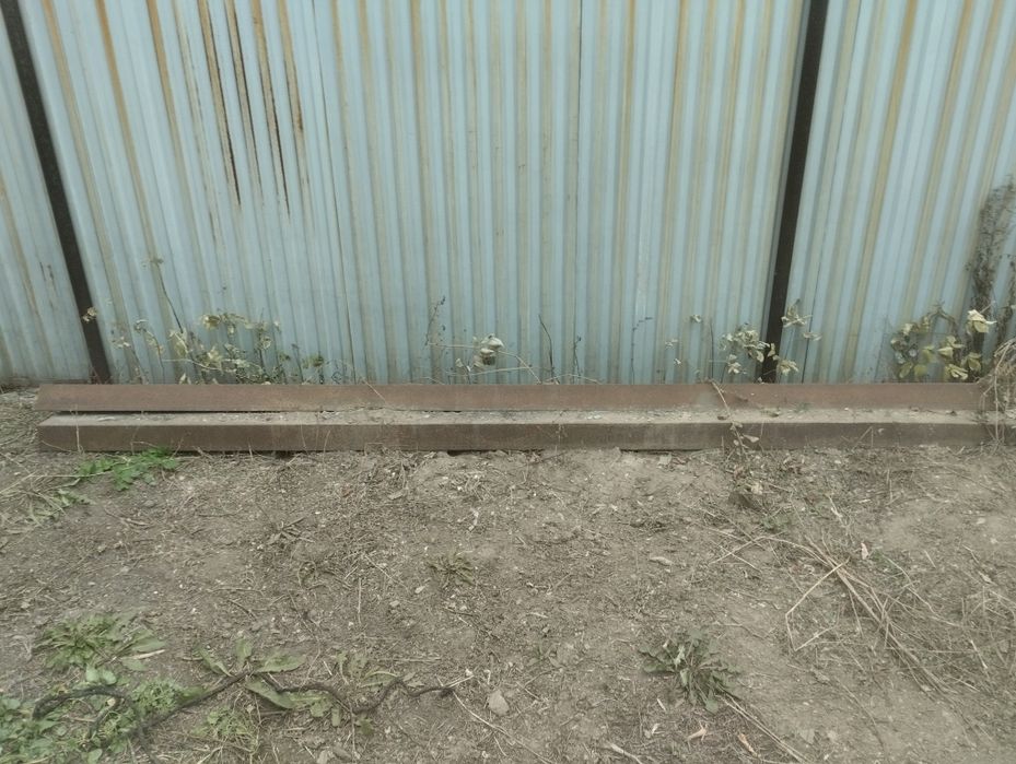 Продаю швеллер три штуки