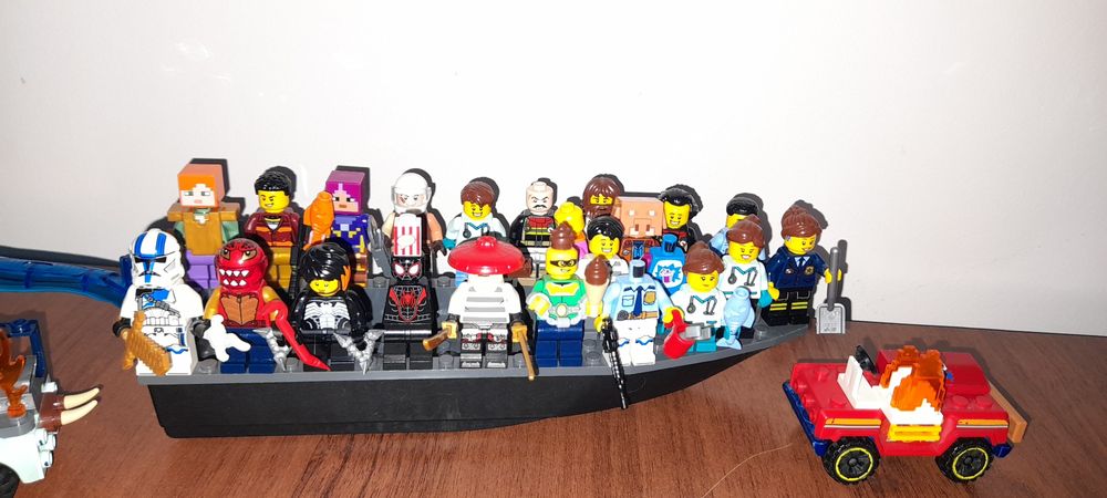 Продаю коллекционные LEGO (оригинал)