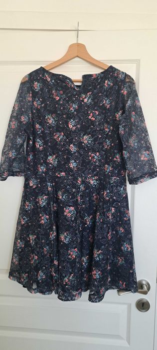 Дамска дантелена рокля LC WAIKIKI 44 размер