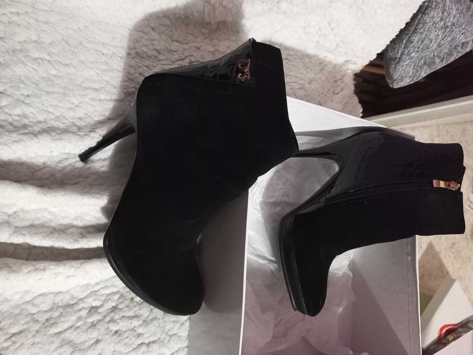 Продавам дамски боти