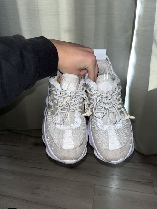 Versace chain reaction