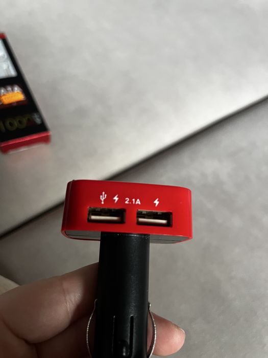iOS USB кабел + FM трансмитер за запалка с 2 USB и карта