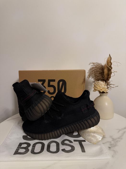 Yeezy Boost 350 Full Black