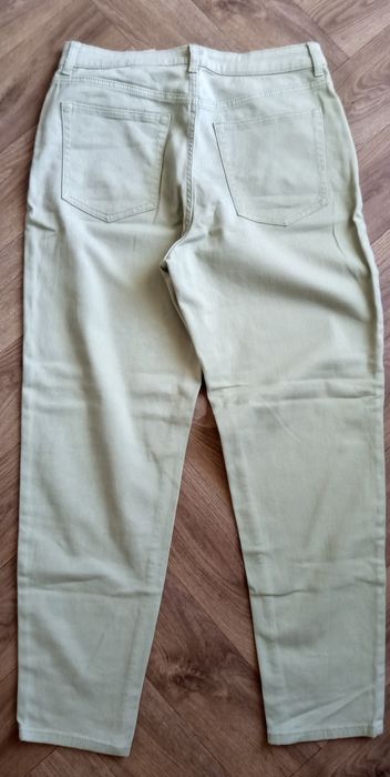 Светлозелени / пастелни дънки H&M Divided / Размер EUR 42 (L)