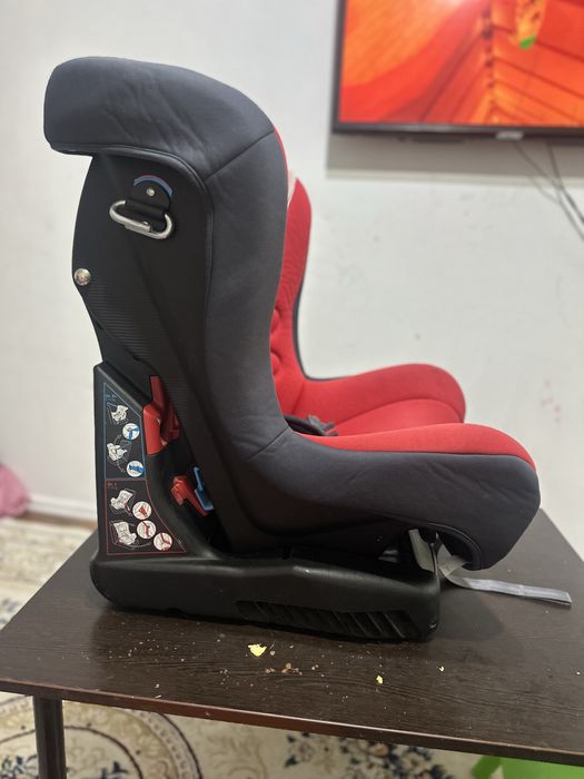 Автокресло от чикко