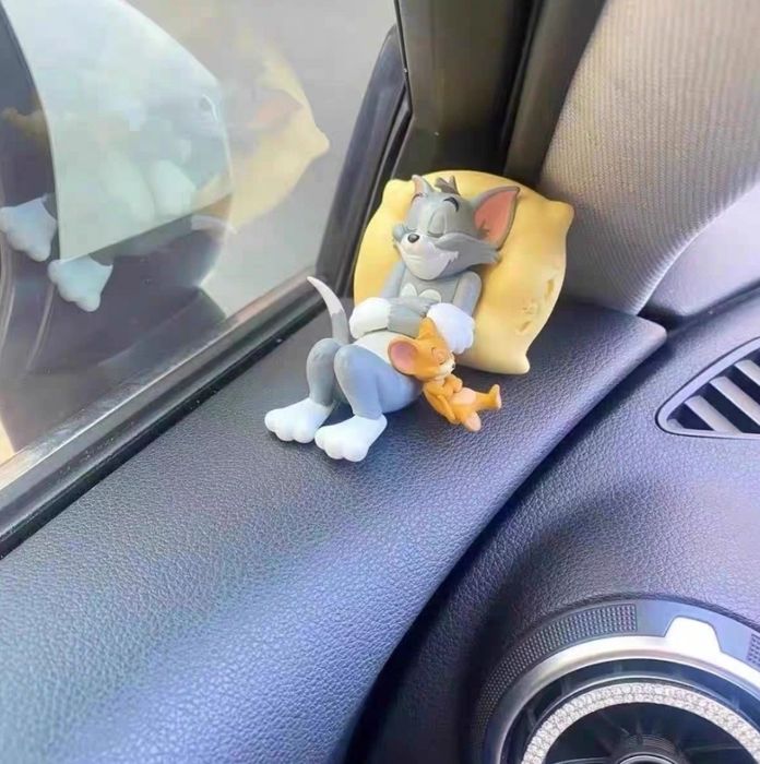 игрушки на панель автомобиля