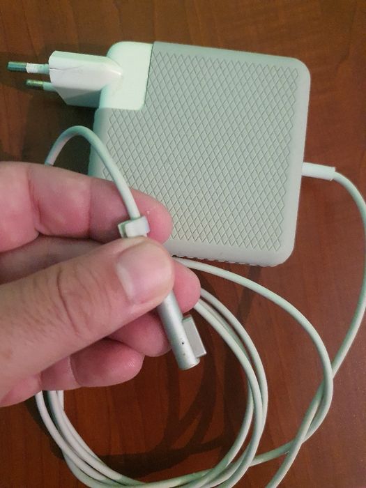 Зарядно MacBook 60w